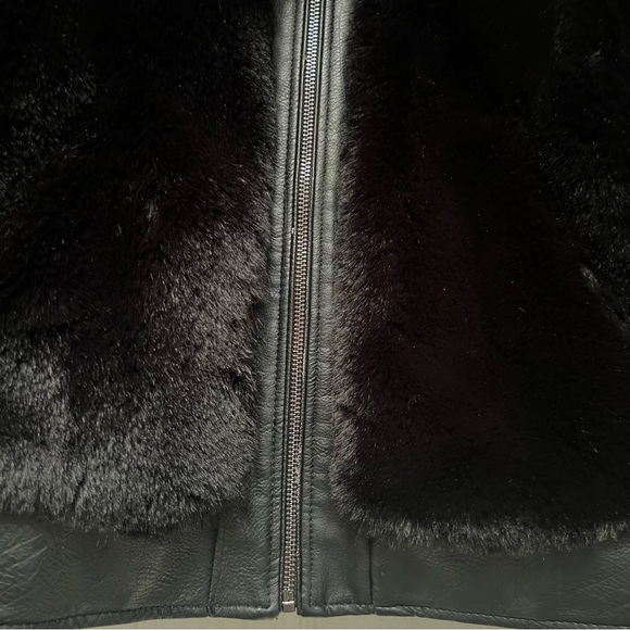 Blank NYC Black and red Faux Fur & Faux Leather Crop Jacket size Large - Picture 11 of 13